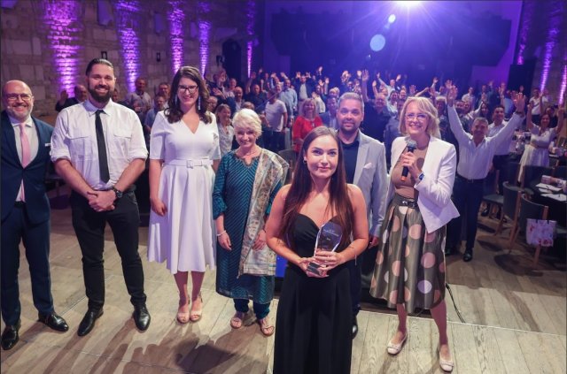 A képen szereplők balról jobbra: Wolf Gábor, Dr. Becker-Bérdi Gergely, Cseke-Kovács Zsófia, Komjáti Zsuzsanna, Sóskuthyné Mészáros Mira, Dr. Bodó Gergő, Janata Krisztina